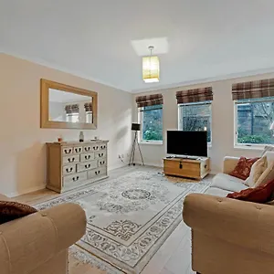 Elegant & Unique Getaway - Spacious 3 Bedroom, 2 Bathroom Centre - Free Allocated Parking. Edinburgh